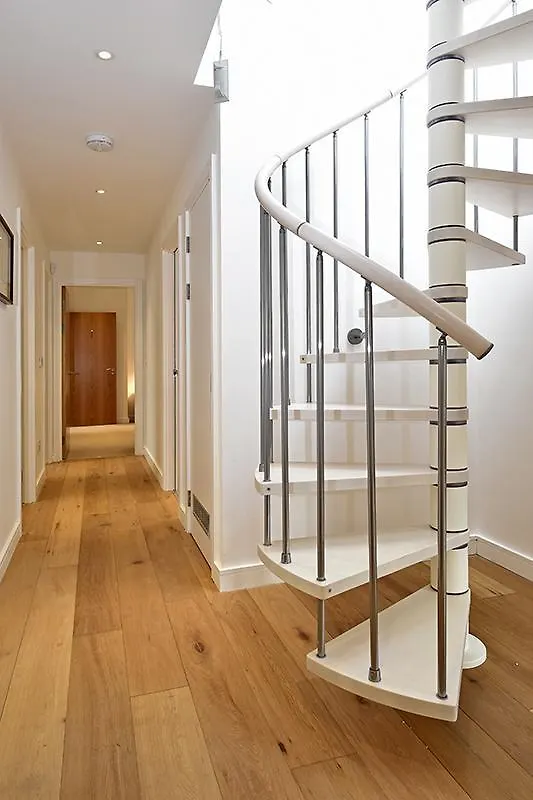 Urban Stay Lovat Lane Apartments London
