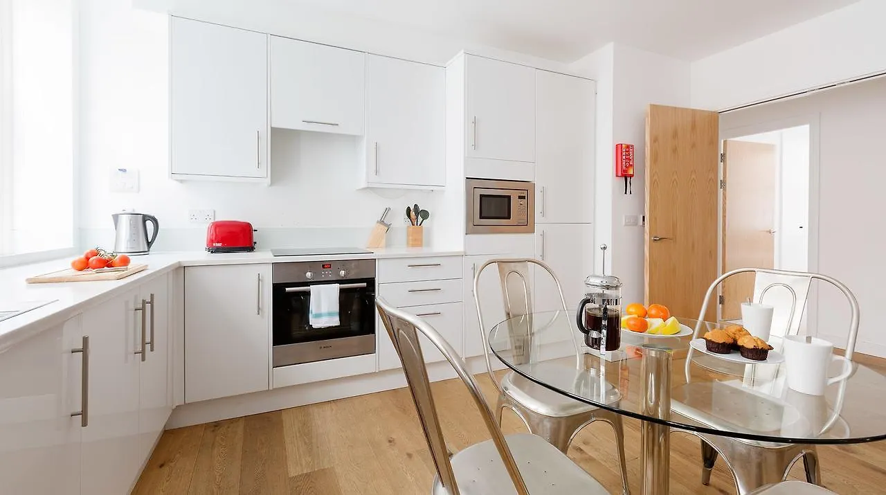 Urban Stay Lovat Lane Apartments London