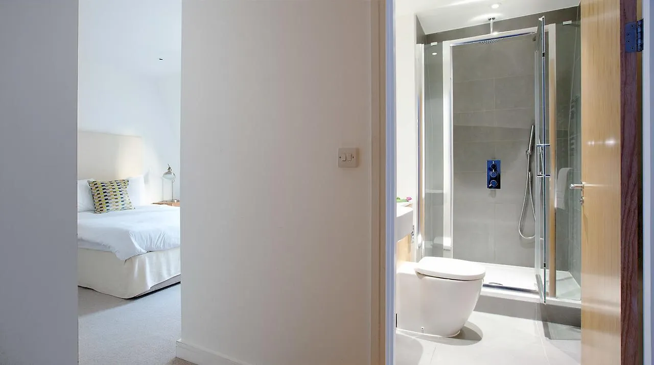 Urban Stay Lovat Lane Apartments London