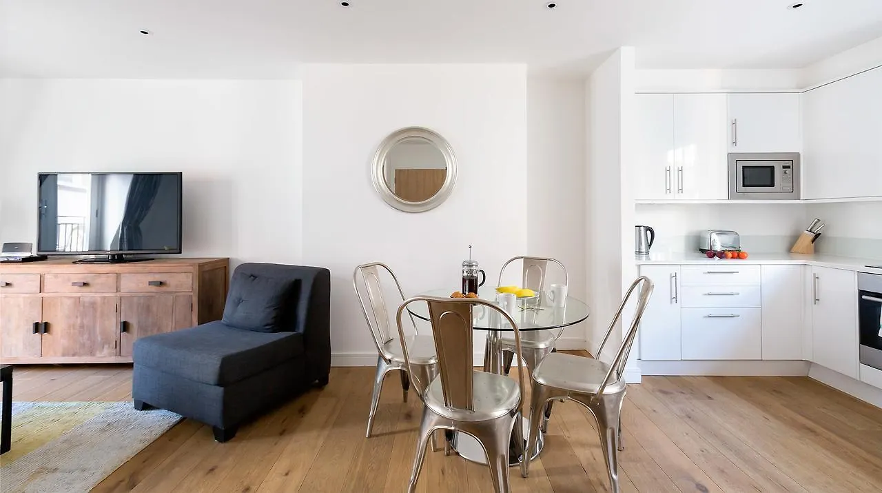 Urban Stay Lovat Lane Apartments London